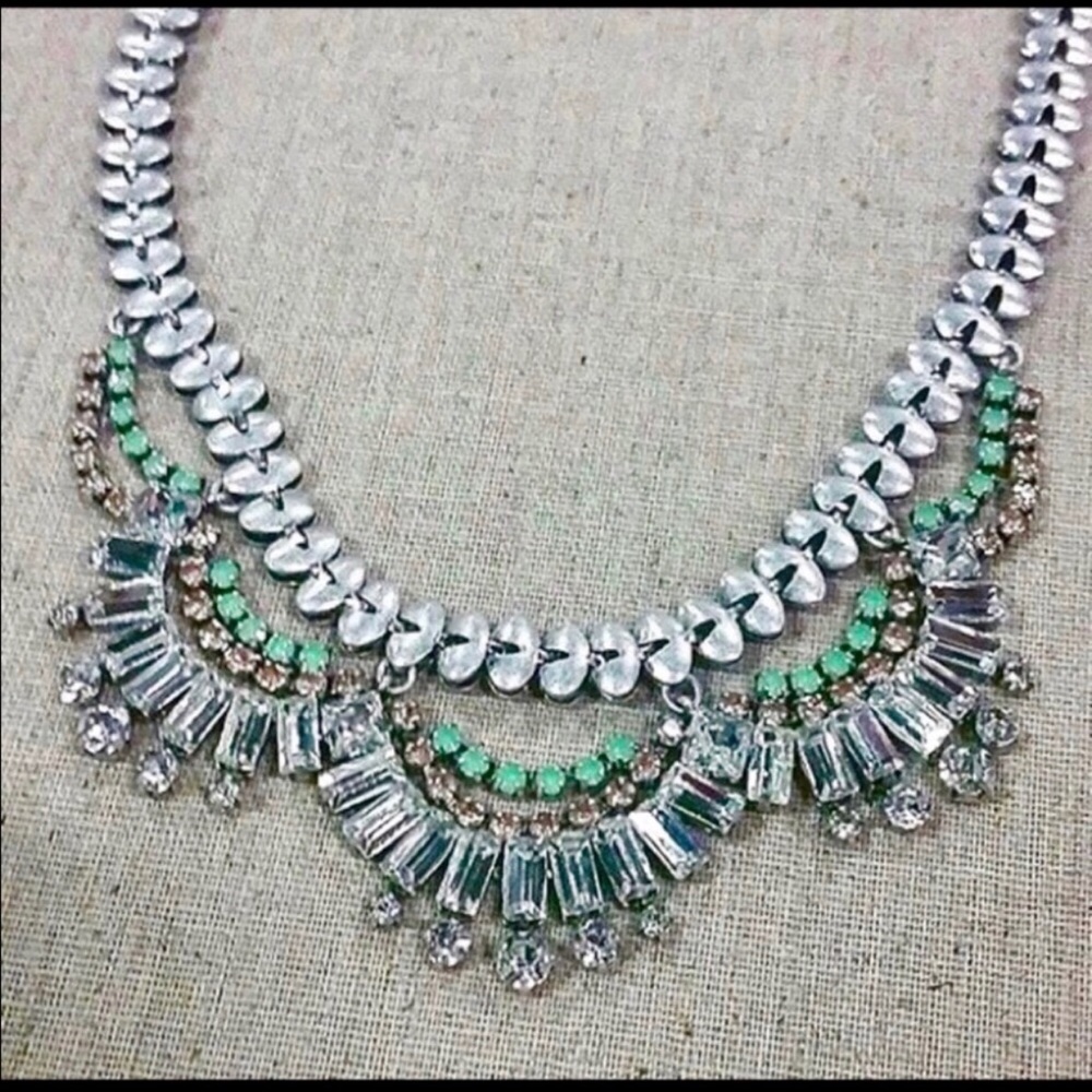 Stella & Dot Belle Statement Necklace